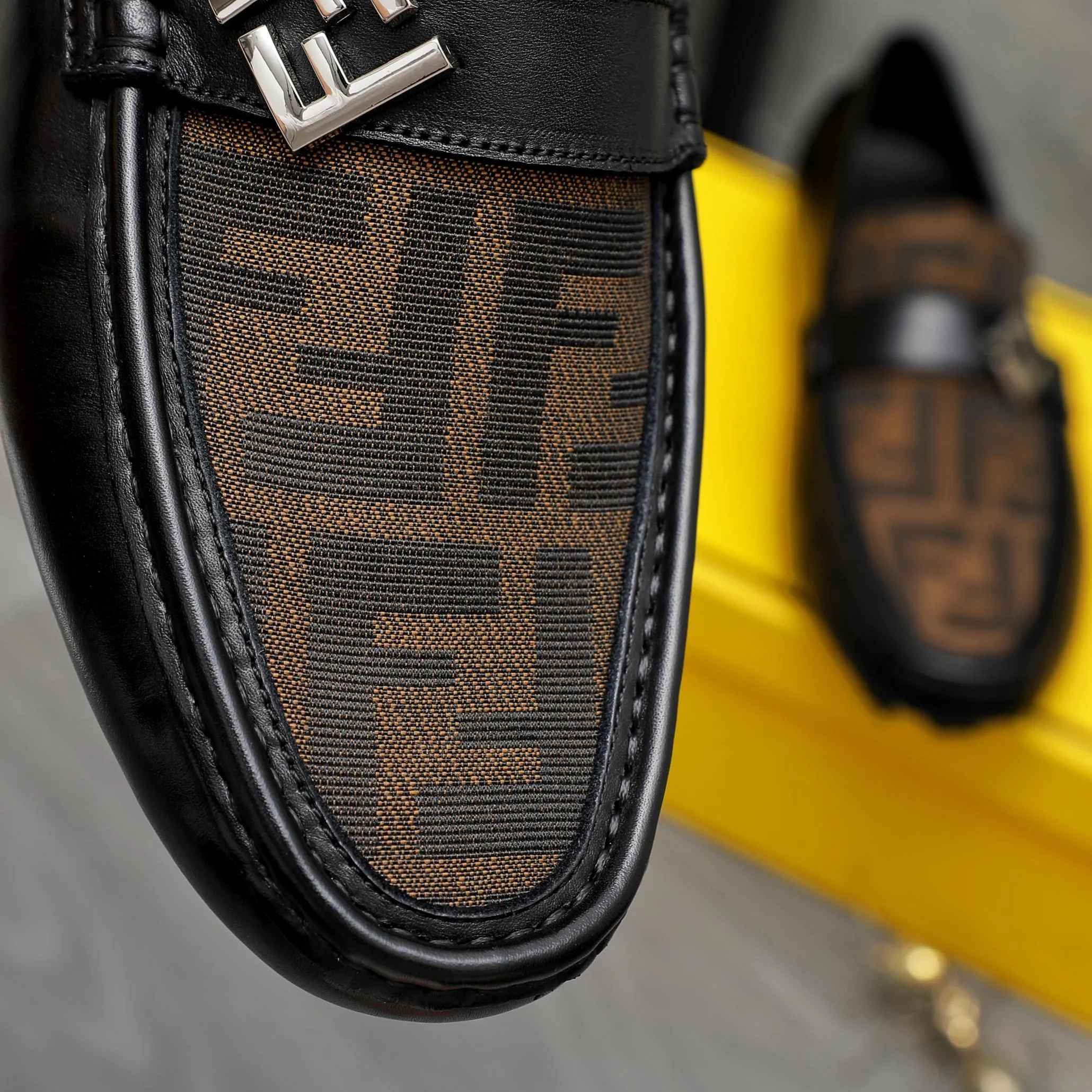 Men's shoes 💰400 Product trademark: FENDI "Fendi" casual slip-on shoes Regular size: 38-45 (45. Customized, non-returnable) Product materials: Selected breathable woven pattern stitching cowhide upper, pigskin lining, rubber outsole